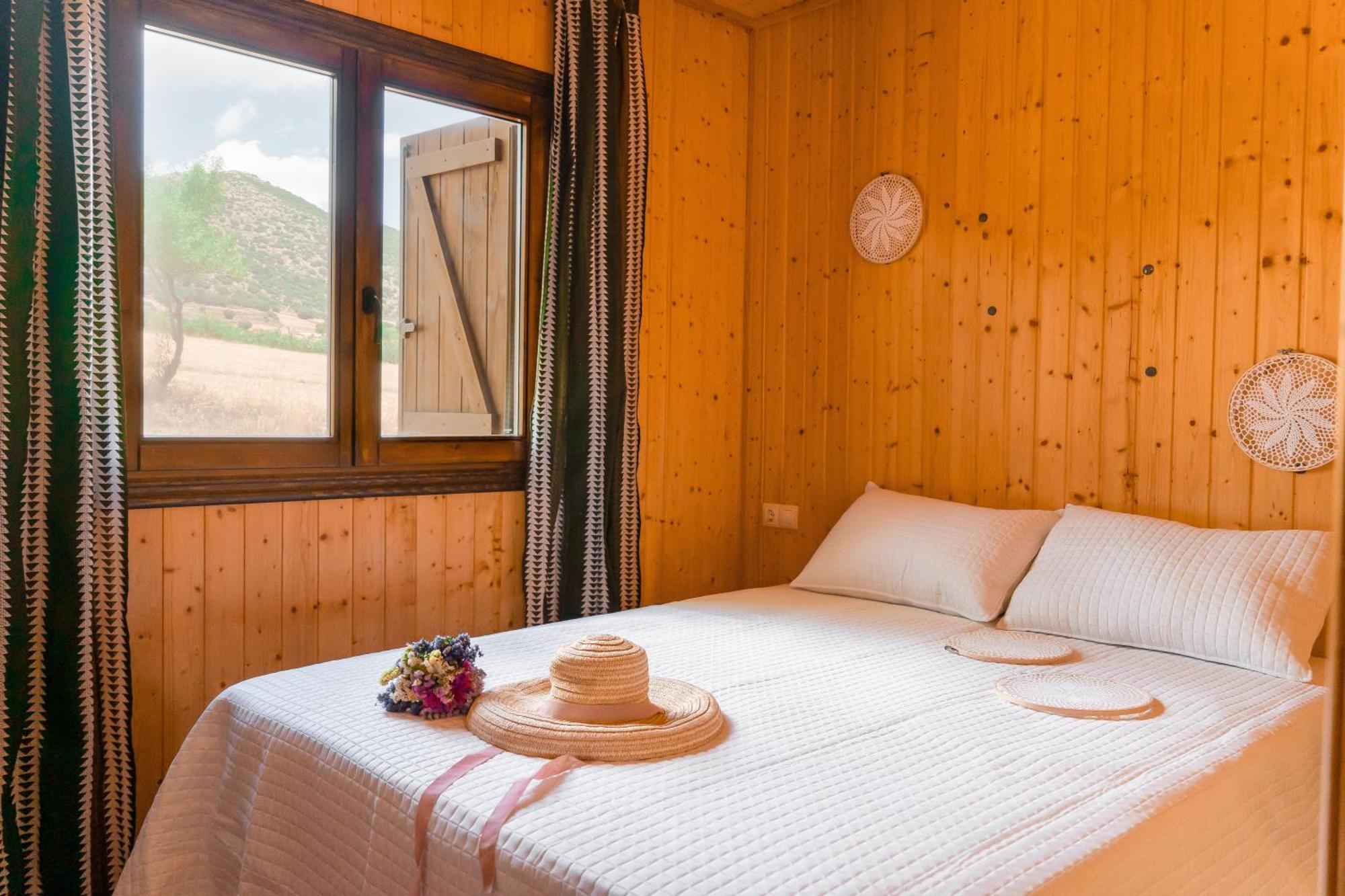Aldea Los Odres - Cabanas De Madera De 1ª Con Piscina Privada Y Bbq En La Puerta Moratalla  Phòng bức ảnh